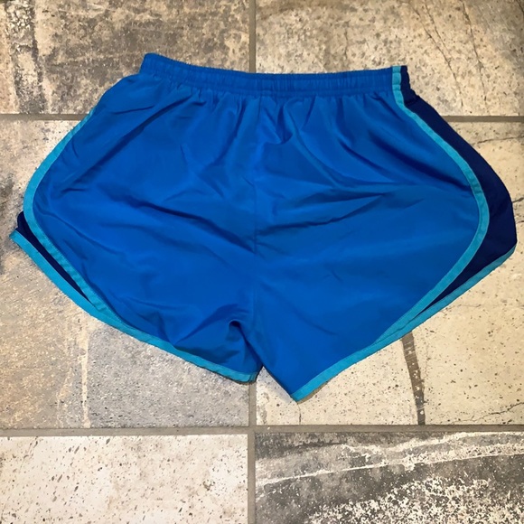 Nike women’s dry fit shorts-blue size small - Picture 3 of 3
